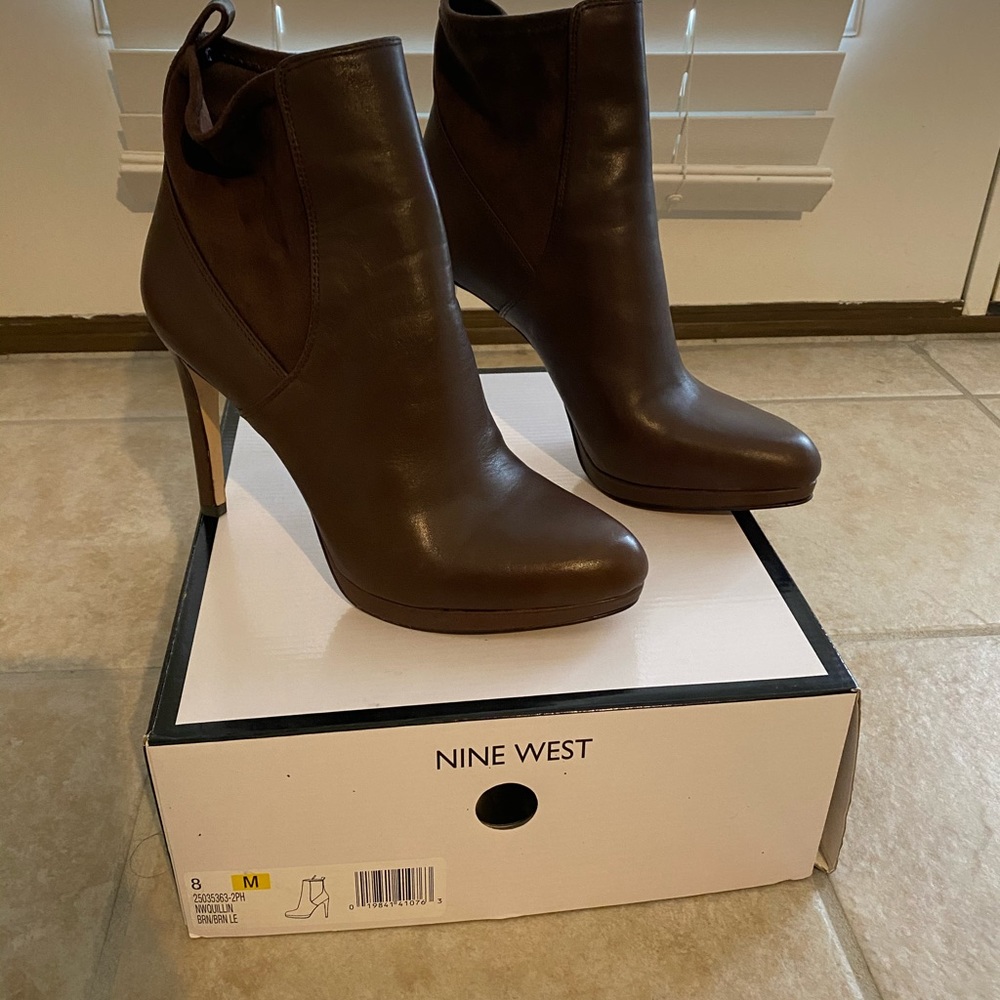 Nine West stretch bootie